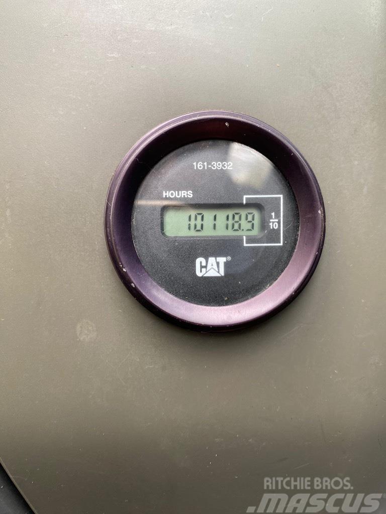 CAT 320 D L Roomikekskavaatorid