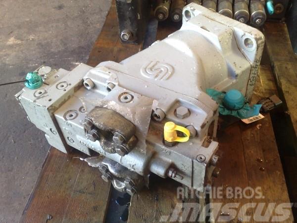 Timberjack 1270B Transmission pump and motor Ülekandemehhanism