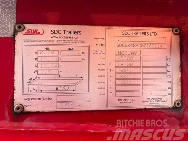 SDC TRAILERS Semitrailer Konteinerveo poolhaagised