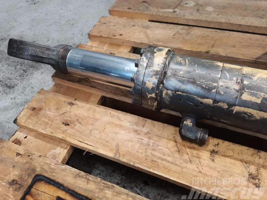 Terex HR 32 hydraulic cylinder Nooled ja varred