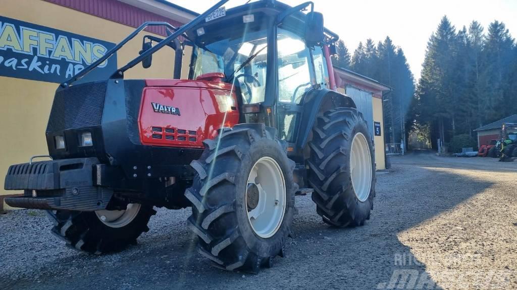 Valtra 6550 Metsatööks kohandatud traktorid
