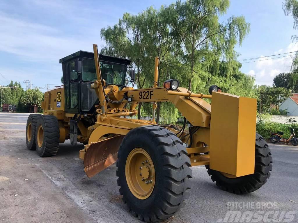 SEM 922F grader for middle east country use Greiderid