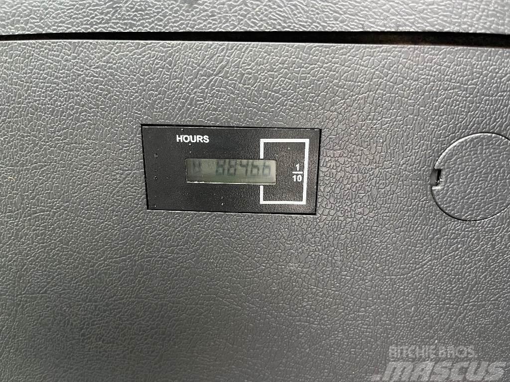 Hyundai HX140L Roomikekskavaatorid