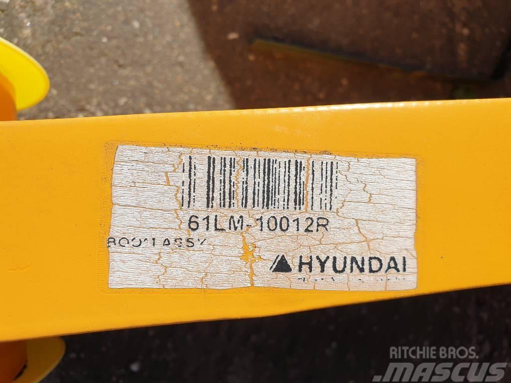 Hyundai Loader boom HL757 Raamid
