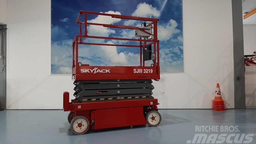 SkyJack SJIII 3219 Käärtõstukid