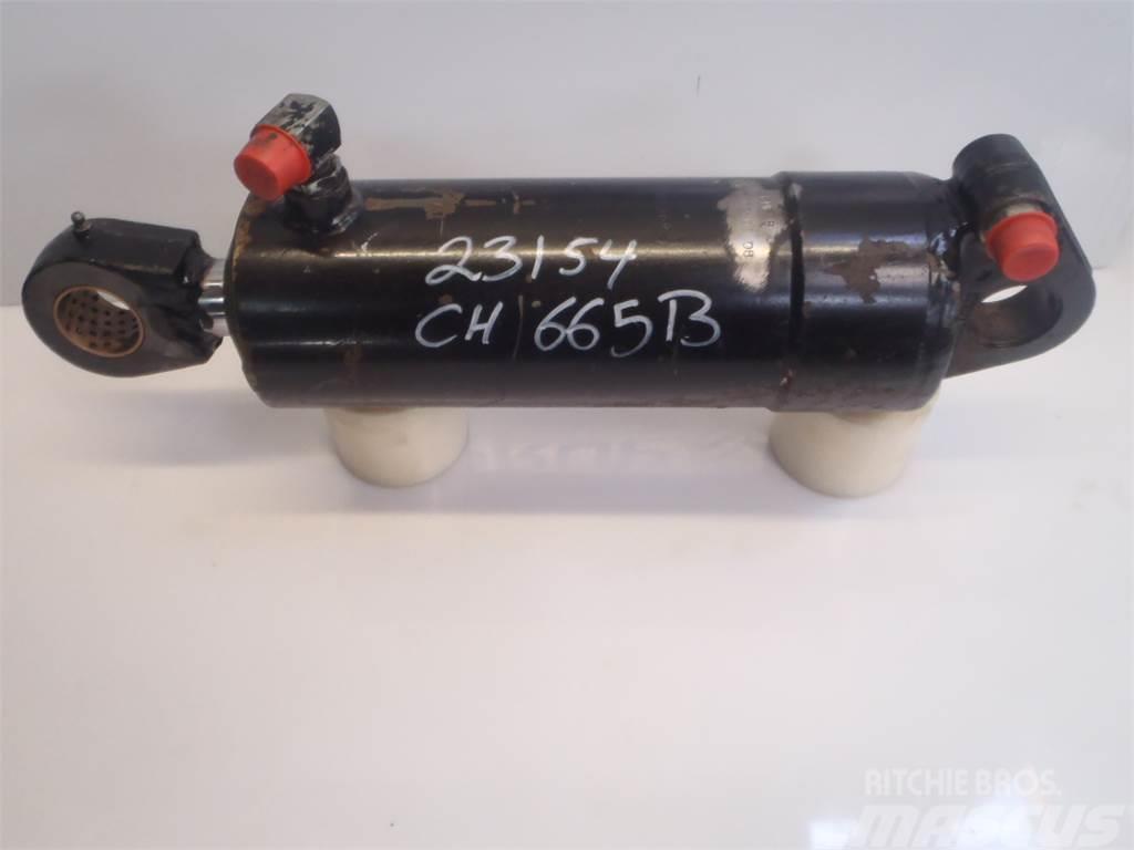 Challenger MT665B Lift Cylinder Hüdraulika