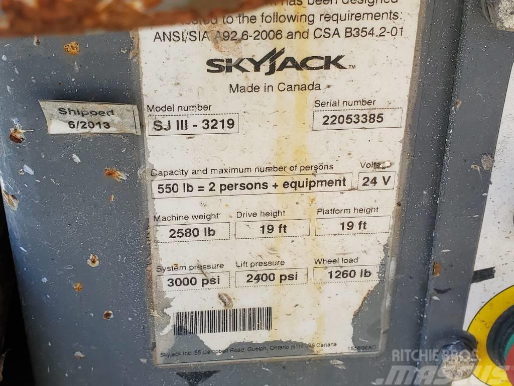 SkyJack SJIII-3219 Käärtõstukid