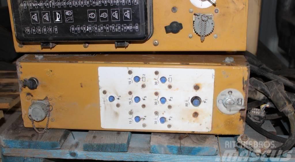 CAT 385 ΒC Εlectrical Panel (Ηλεκτρολογικός Πίνακας) Elektroonikaseadmed