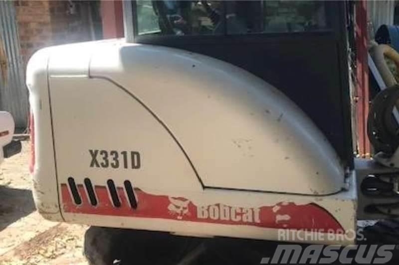 Bobcat X331D 3.1 Ton Excavator Traktorid