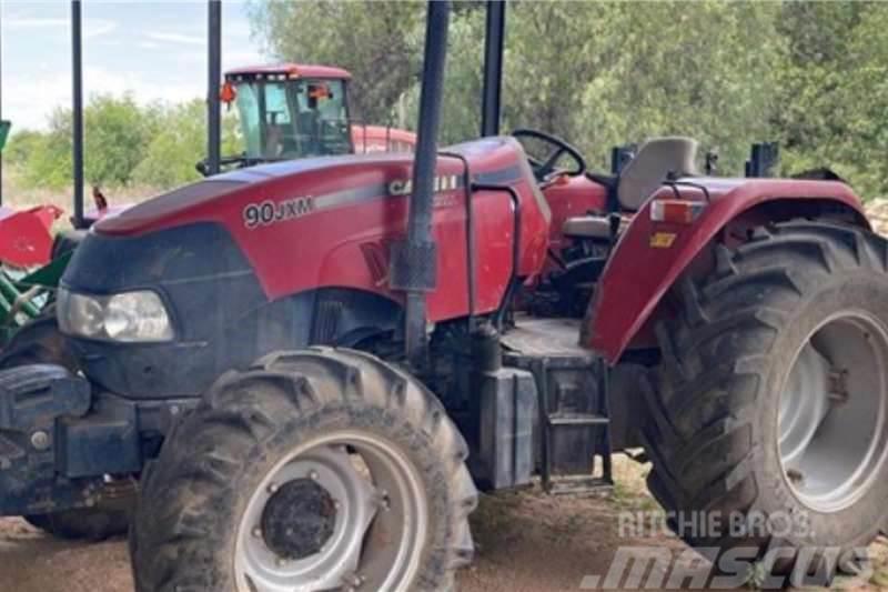 Case IH Farmall 90JXM Traktorid