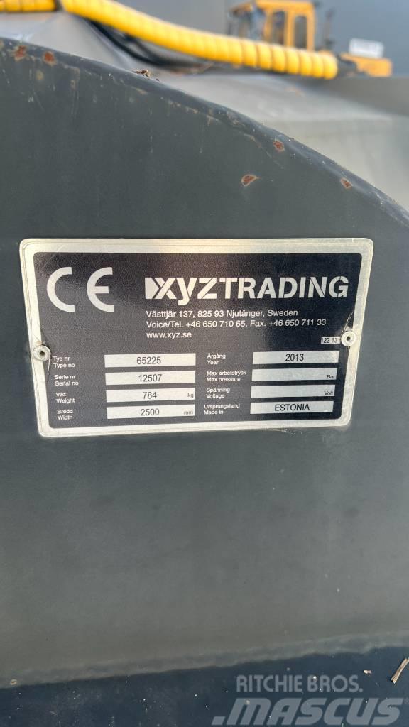 XYZ Premium 2500 Snöslunga Lumefreesid