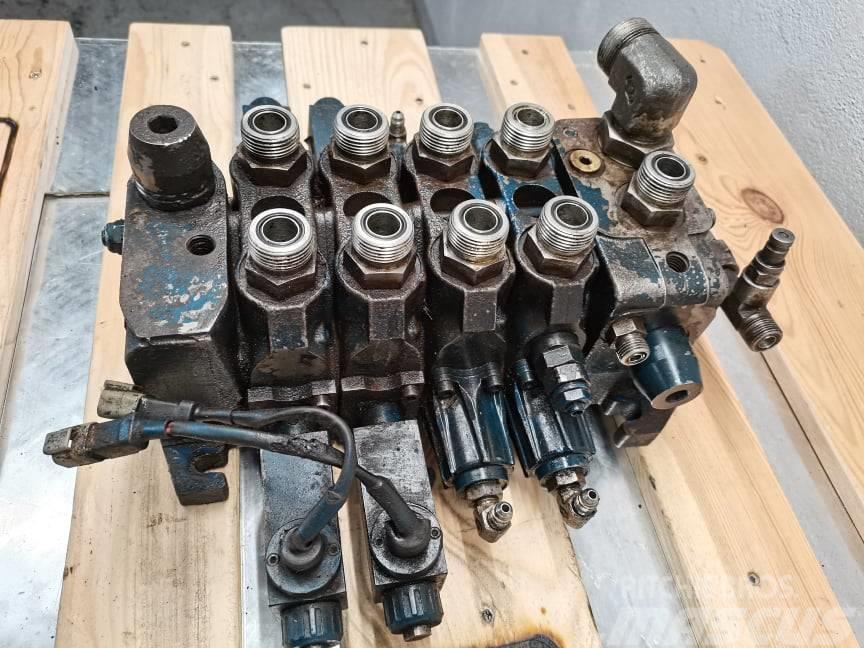 New Holland LM 5080 {hydraulic valves Rexroth ASX01} Hüdraulika