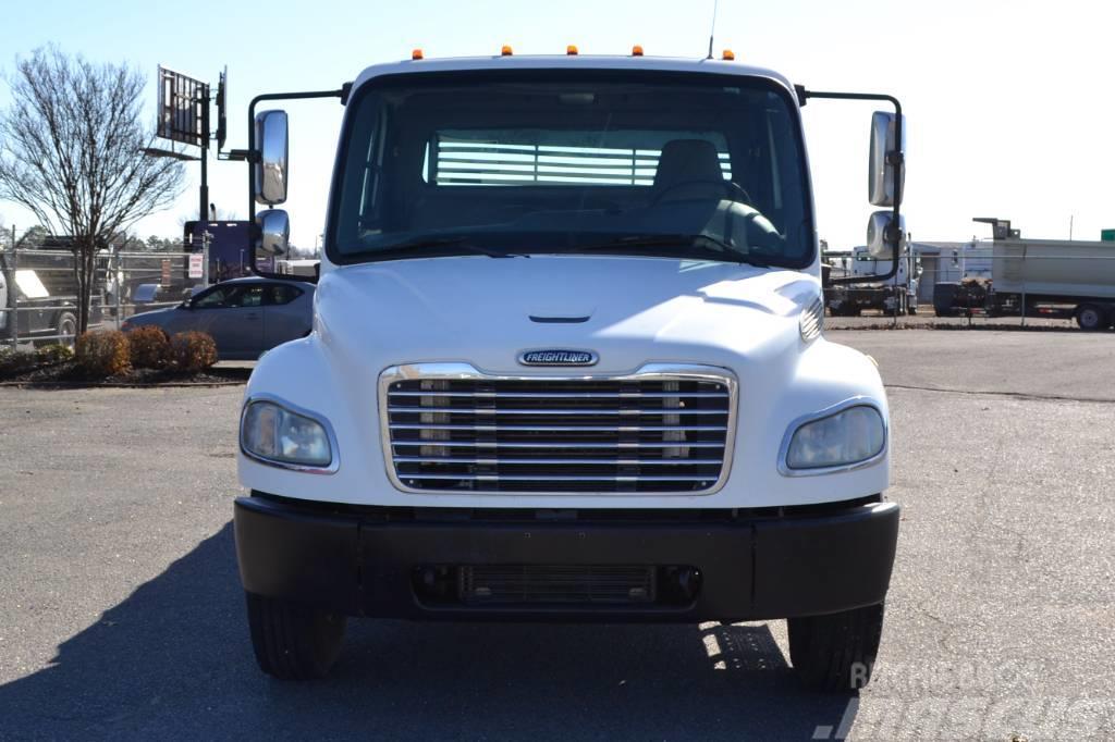 Freightliner Business Class M2 106 Madelautod