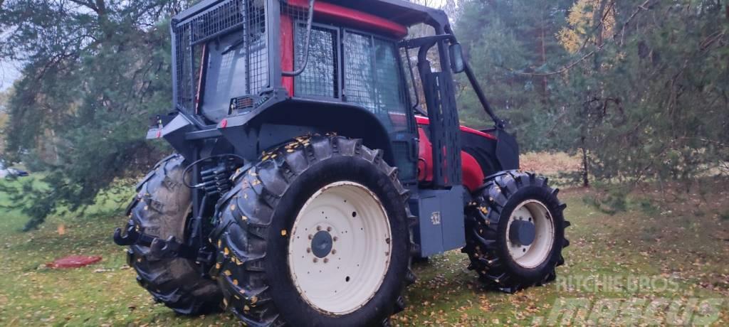 Valtra T213V Traktorid