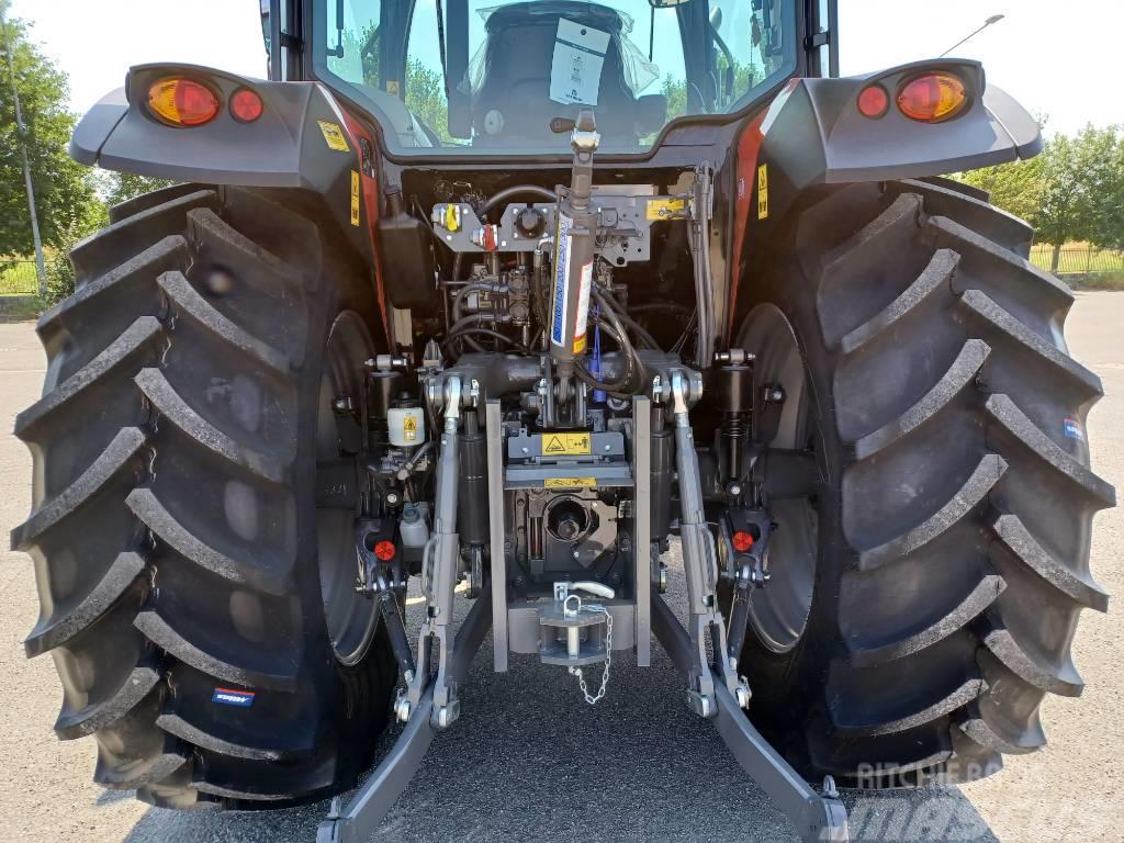 Massey Ferguson 5711 M Traktorid