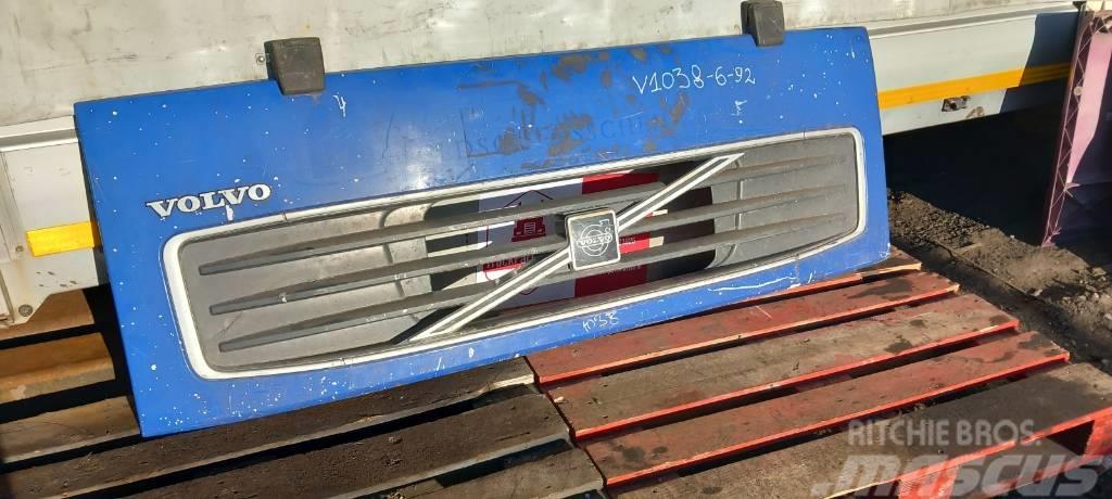 Volvo FL 250 3954287 + 3181264 + 3181265 FRONT GRILL Kabiinid