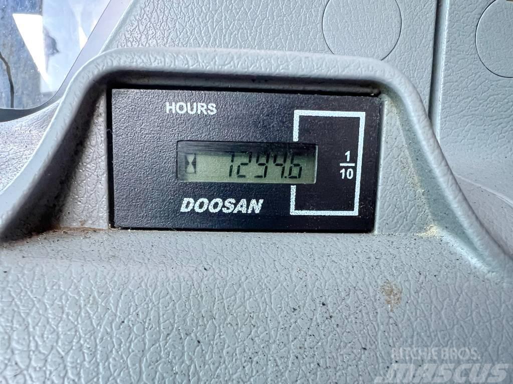 Doosan DX300LC-5 - Low Hours / Doosan DL08P Engine Roomikekskavaatorid