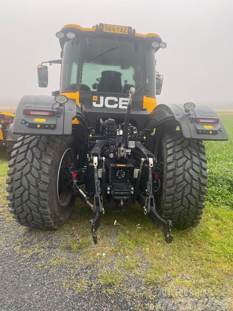 JCB Fastrac 4220 Traktorid