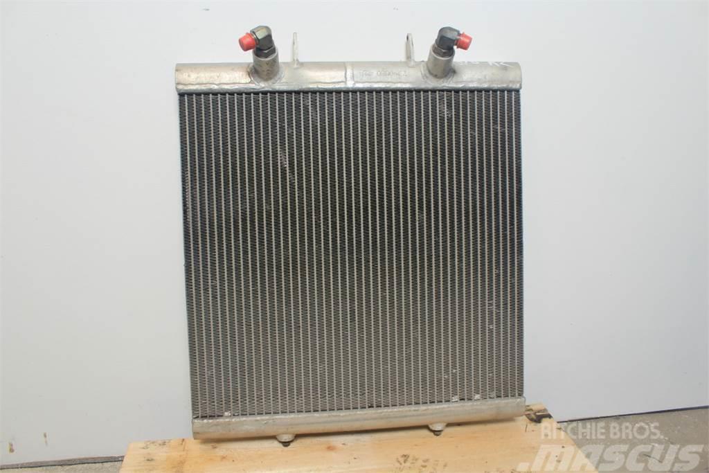 Renault Ares 816 Oil Cooler Mootorid