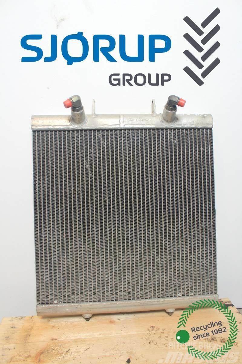 Renault Ares 816 Oil Cooler Mootorid