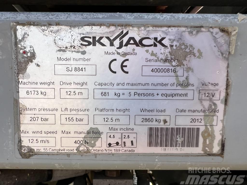 SkyJack SJ 8841 Käärtõstukid
