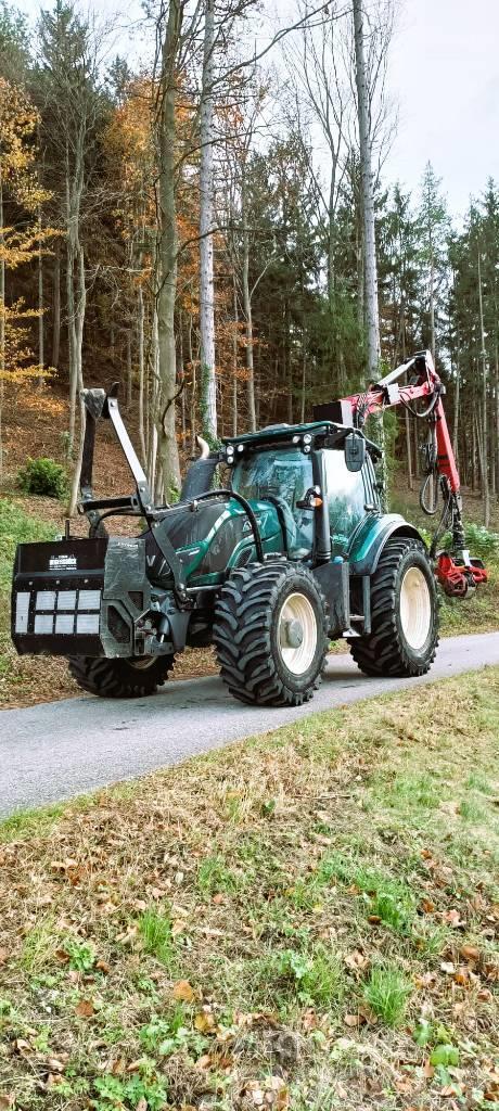 Valtra T234D Metsatööks kohandatud traktorid