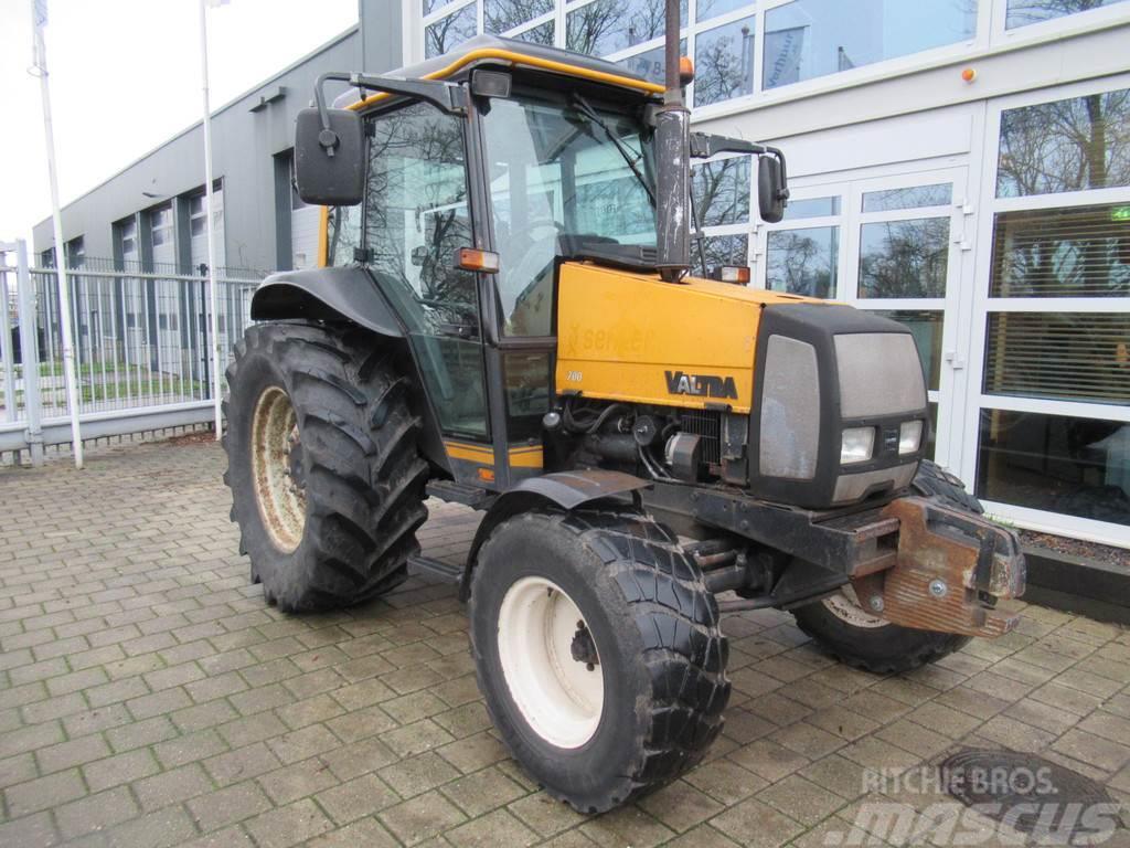 Valtra 700 4x2 Traktorid