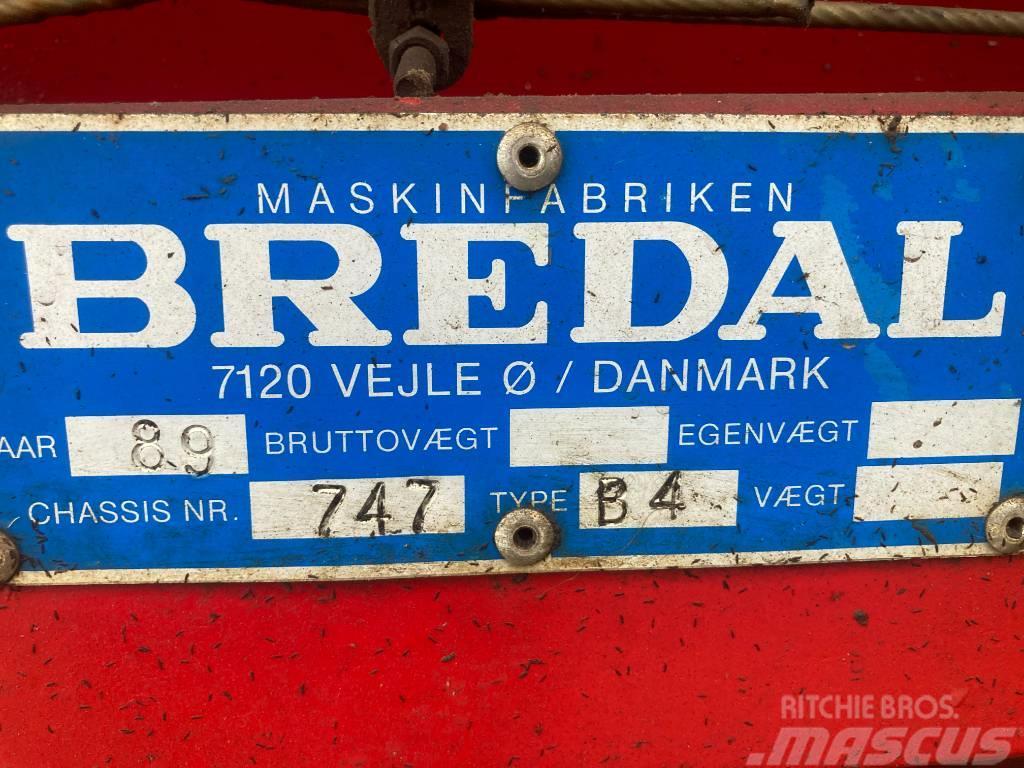 Bredal B 4 Mineraalväetise laoturid