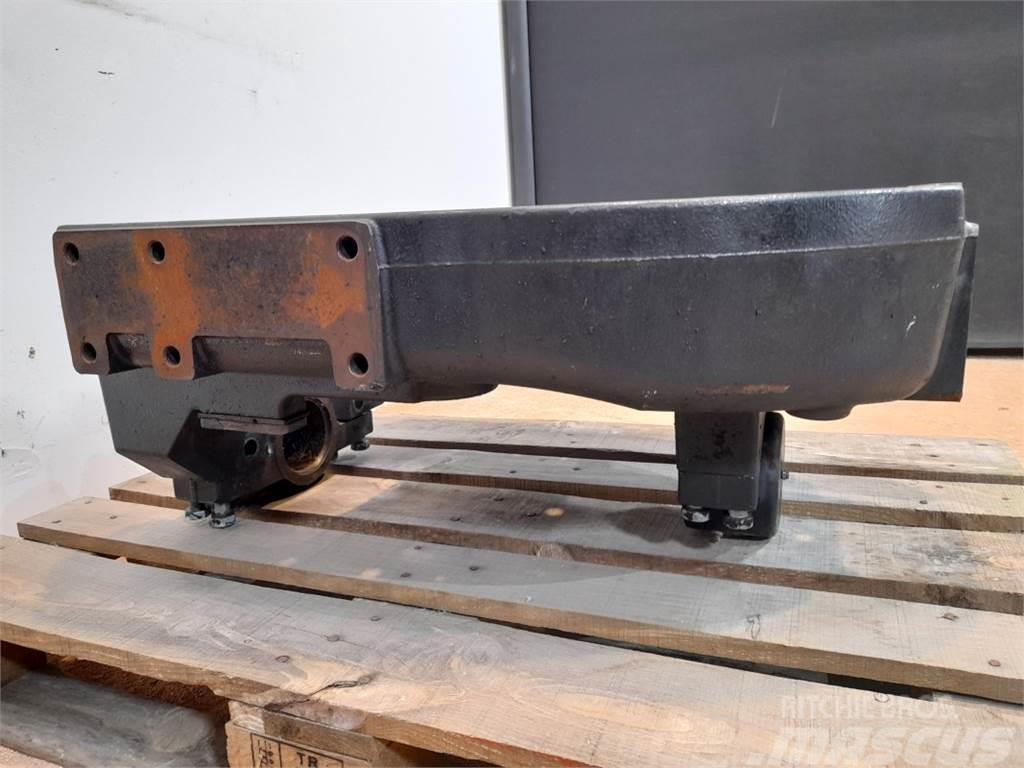 New Holland TM190 Front axle support Raamid