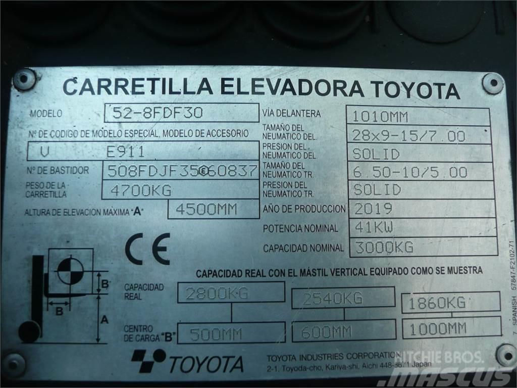 Toyota 52-8FDF30 MATRICULADA Diiseltõstukid