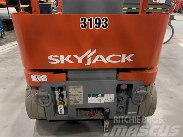 SkyJack SJ16 Vertical Mast Lift Vertikaalsed mast tõstukid
