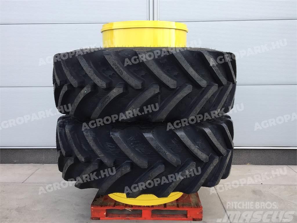  Twin wheel set with BKT 650/85R38 tires Topeltrattad