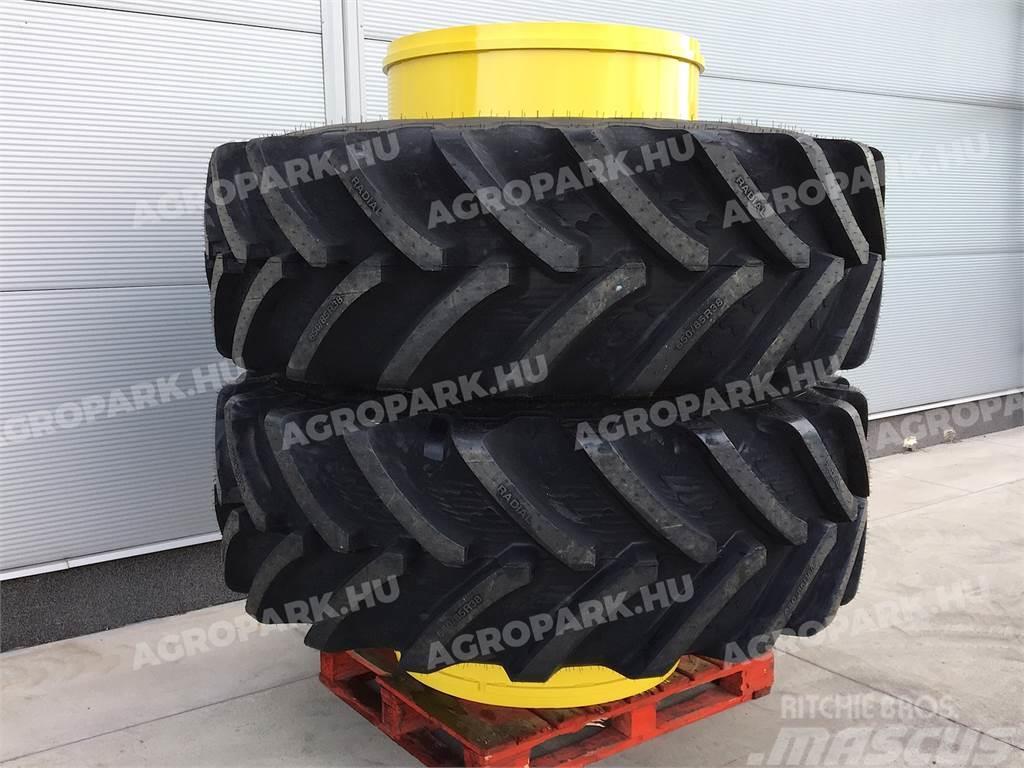  Twin wheel set with BKT 650/85R38 tires Topeltrattad