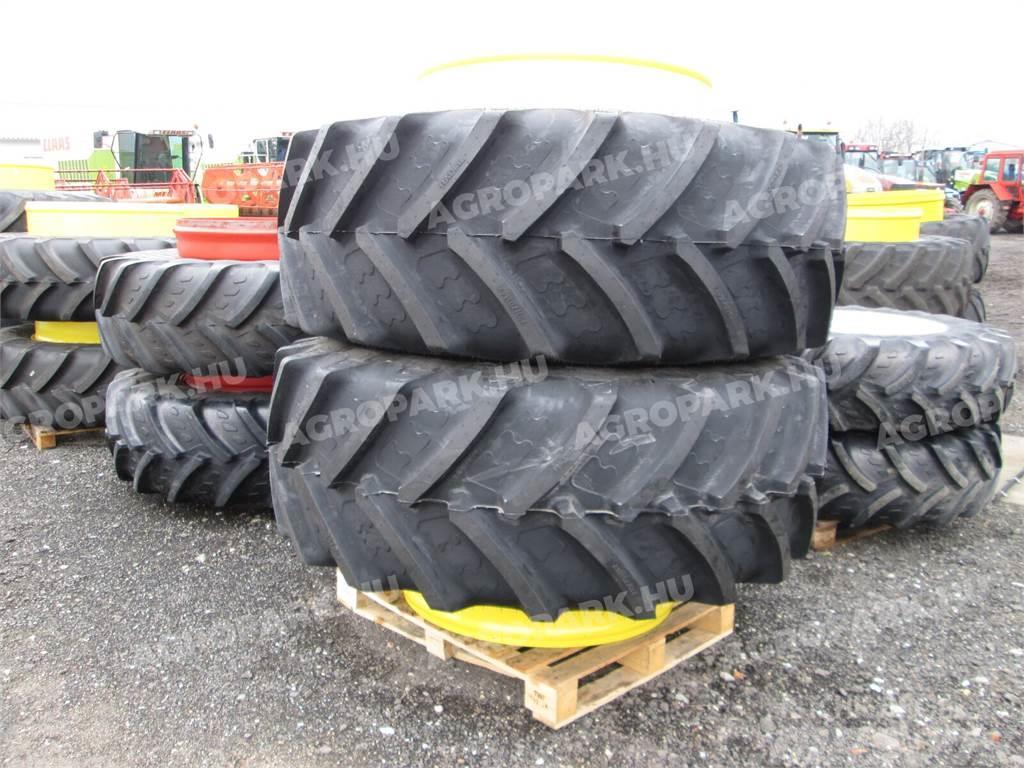  Twin wheel set with BKT 710/70R42 tires Topeltrattad