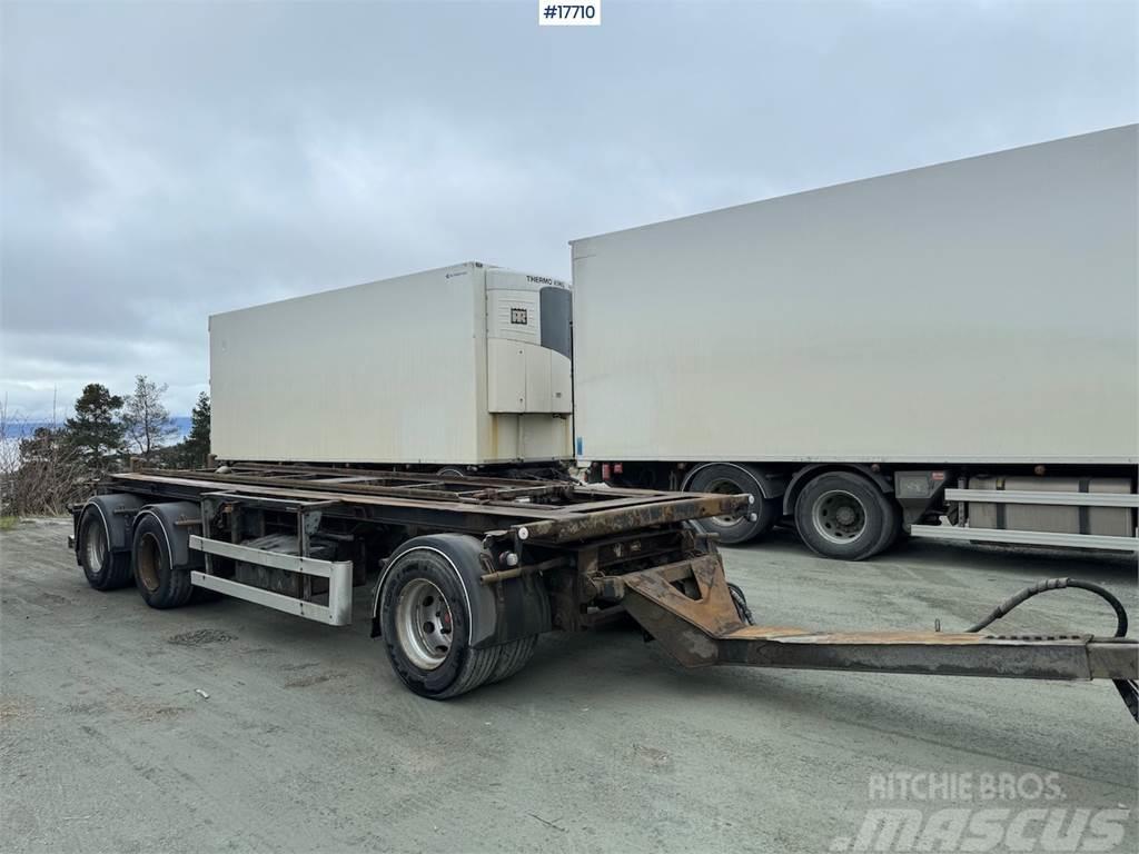 Istrail 3-axle hook trailer w/ tipper Muud poolhaagised