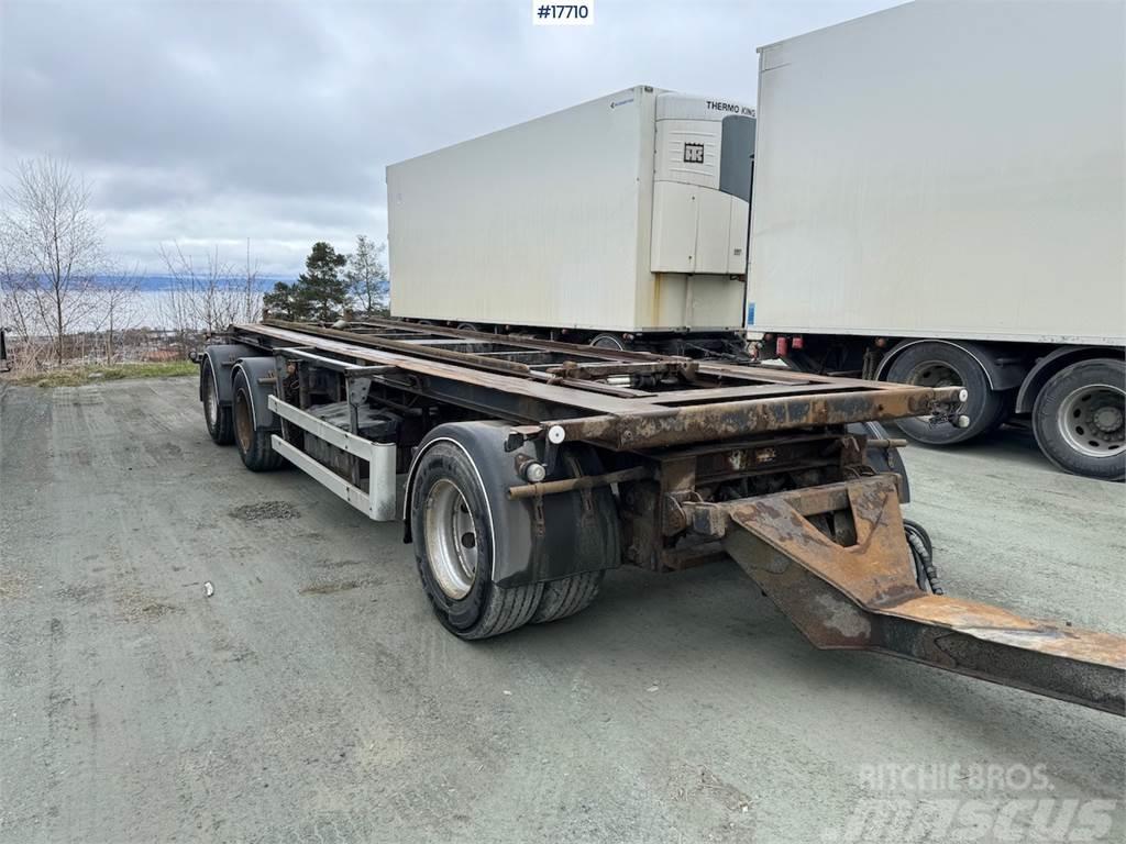 Istrail 3-axle hook trailer w/ tipper Muud poolhaagised