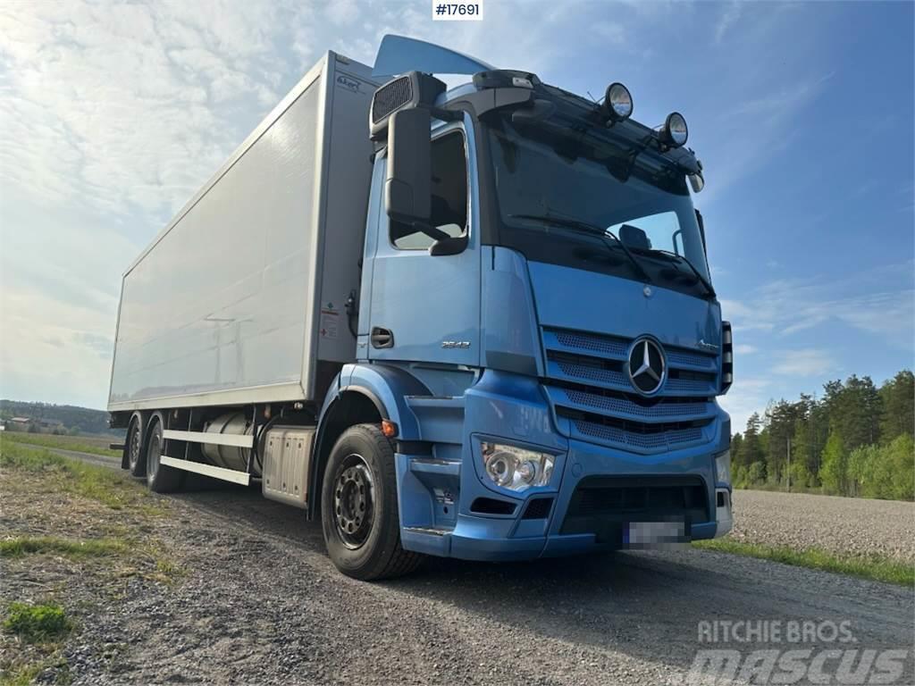 Mercedes-Benz Antons 6x2 Box truck w/ fridge/freezer unit. Furgoonautod