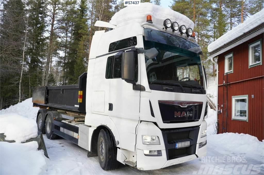 MAN TGX26.480 6x2 Hook truck with flat bed Konksliftveokid