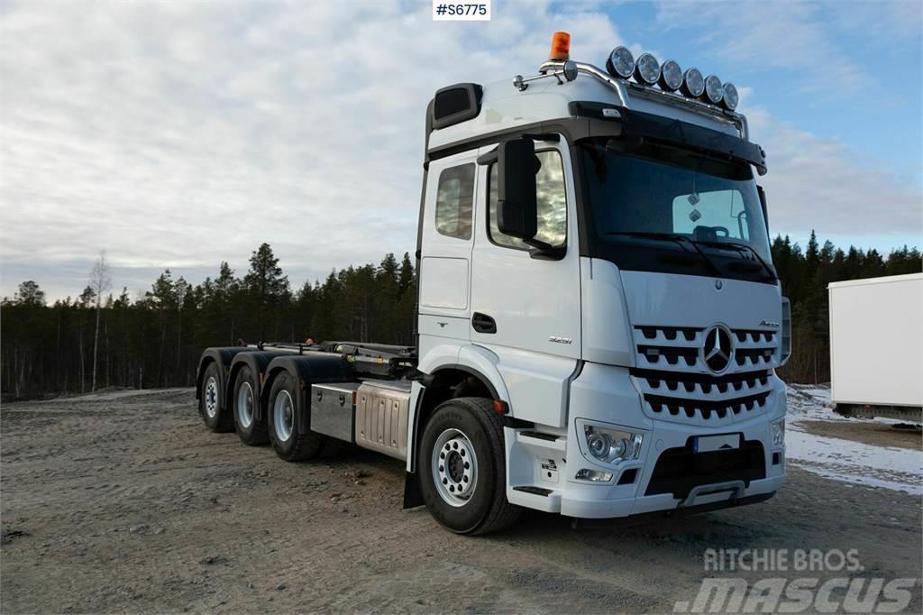 Mercedes-Benz AROCS 3251 8X4 Tridem Hook Truck Konksliftveokid