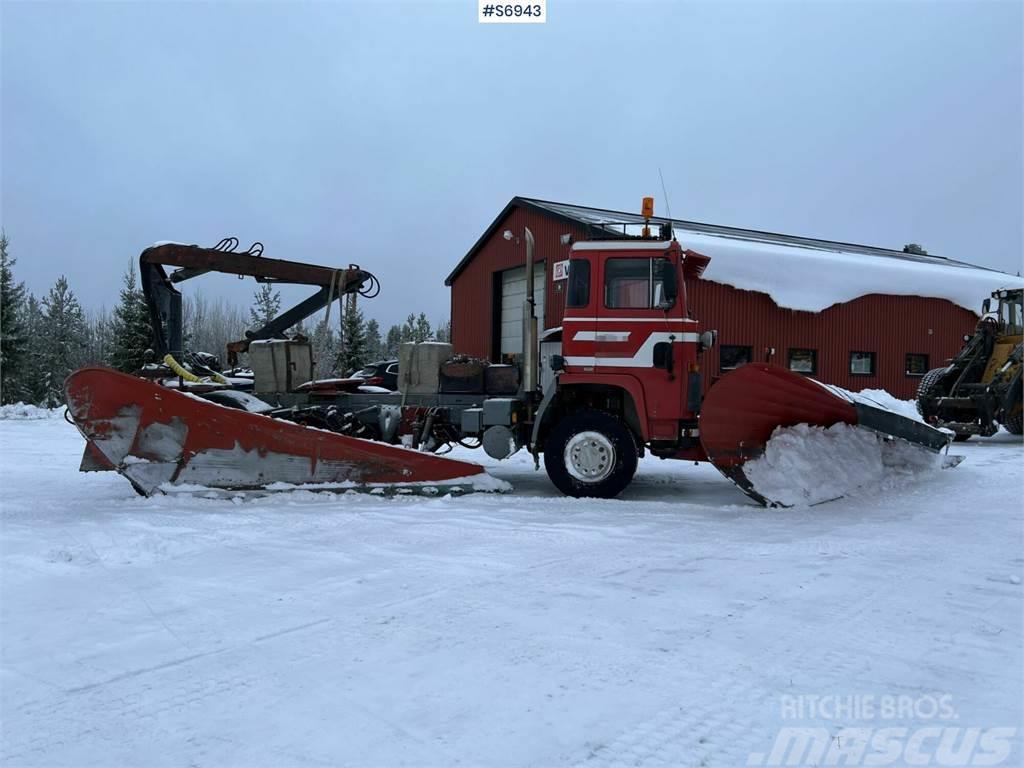 Scania LBS 111 with plow equipment, Tractor registered Raamautod