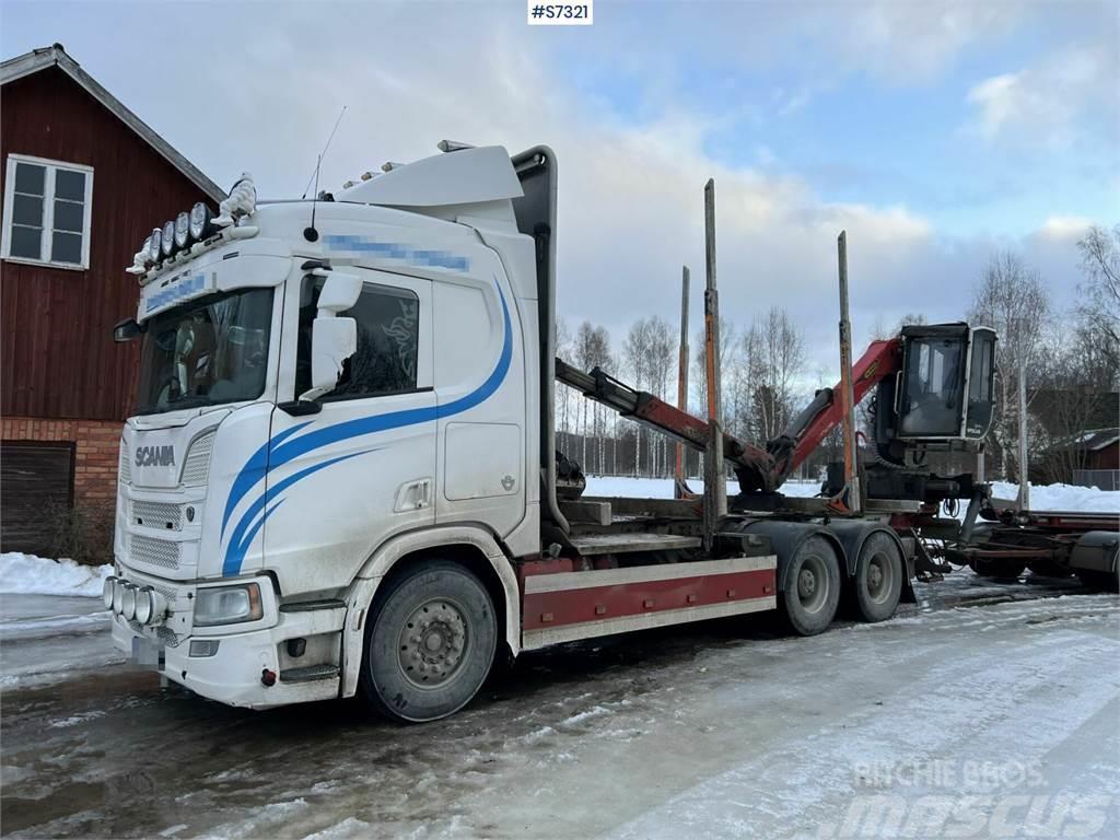 Scania R650 Timber truck with wagon and crane Metsaveokid