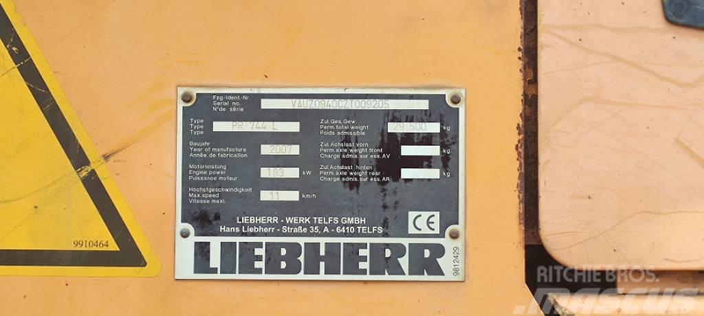Liebherr PR 744 L Buldooserid