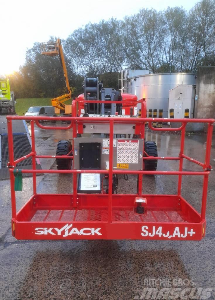 SkyJack SJ 45 AJ+ Iseliikuvad poomtõstukid