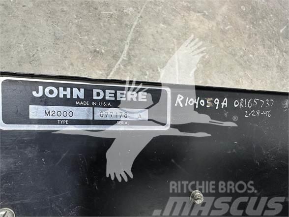 John Deere M2000 Muu