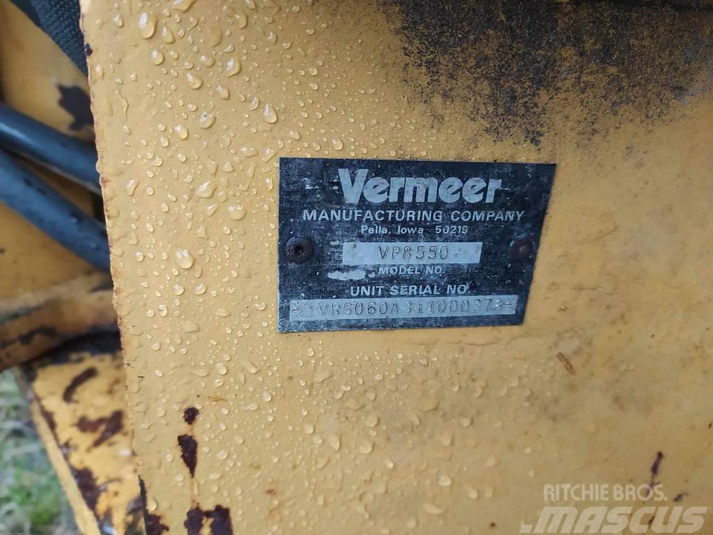 Vermeer koparka,  Backhoe B930 Pinnaselõikurid