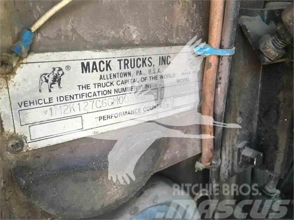 Mack MR6855 Prügiautod