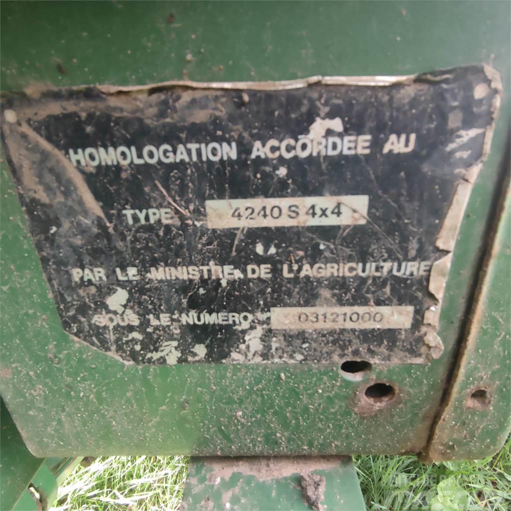 John Deere 4240S Traktorid
