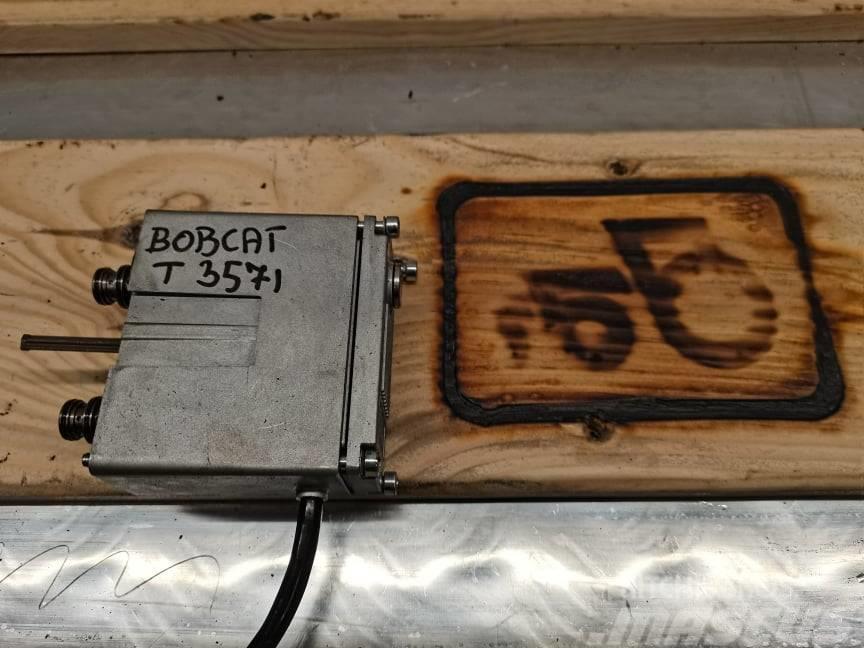 Bobcat T .... {new distributor coil } Mootorid
