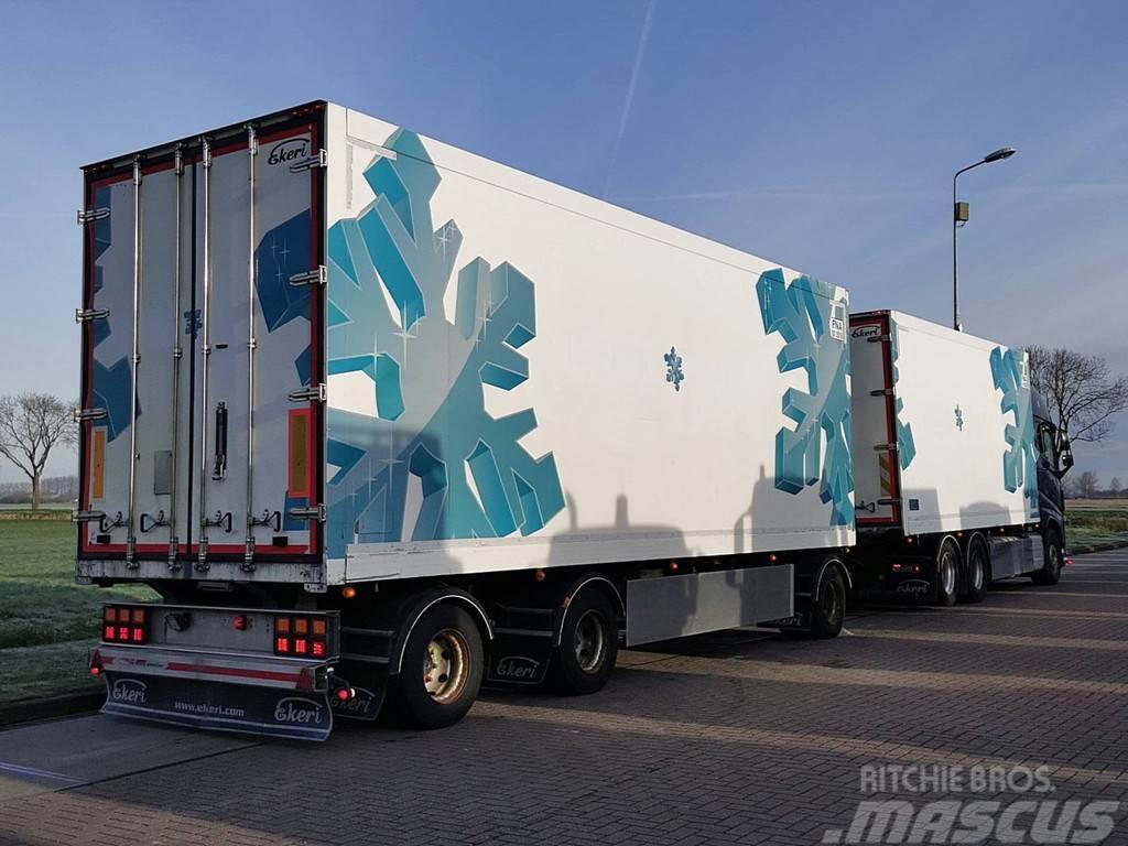 Ekeri S5-K 3 AXLES side doors carrier Külmikhaagised