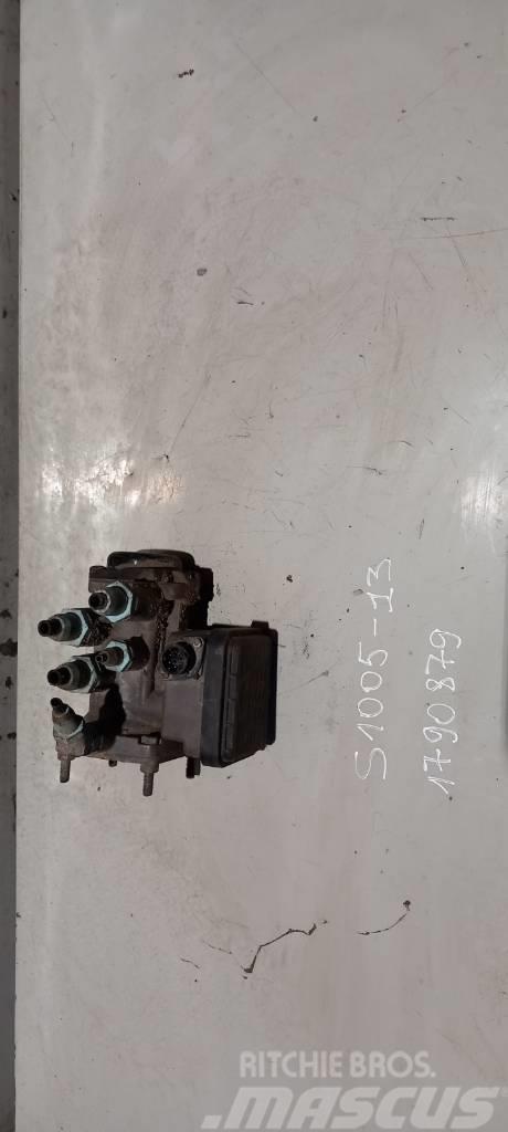 Scania R440 EBS valve 1790879 Käigukastid